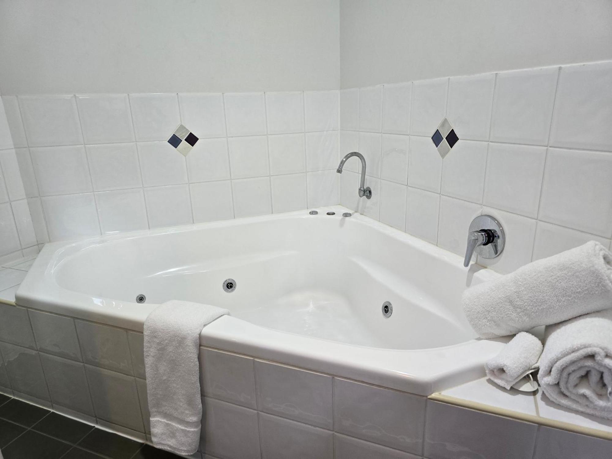 Ascot Lodge Motor Inn Kingaroy Exteriör bild