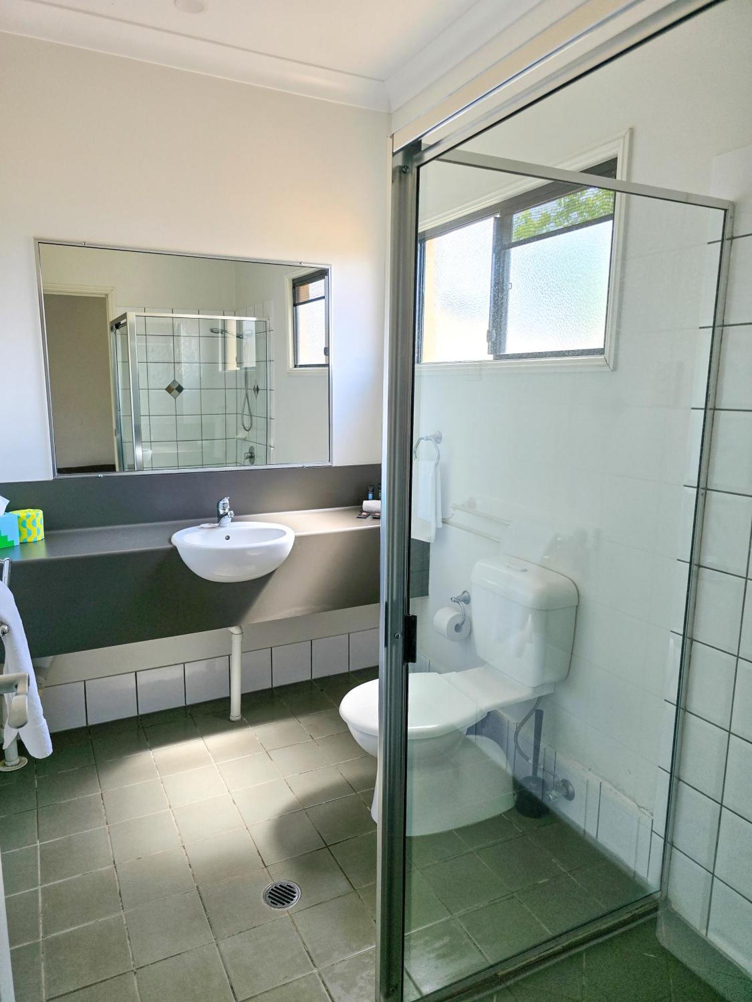 Ascot Lodge Motor Inn Kingaroy Exteriör bild