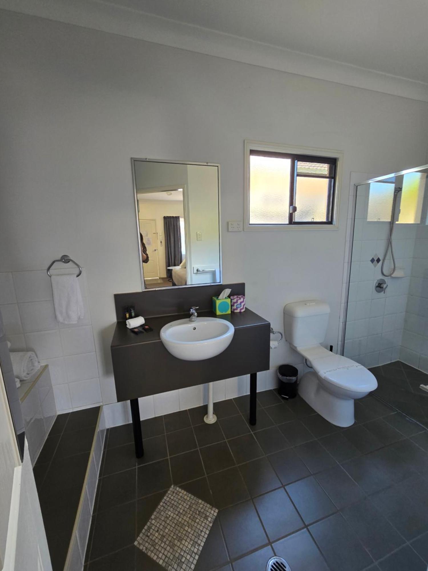 Ascot Lodge Motor Inn Kingaroy Exteriör bild