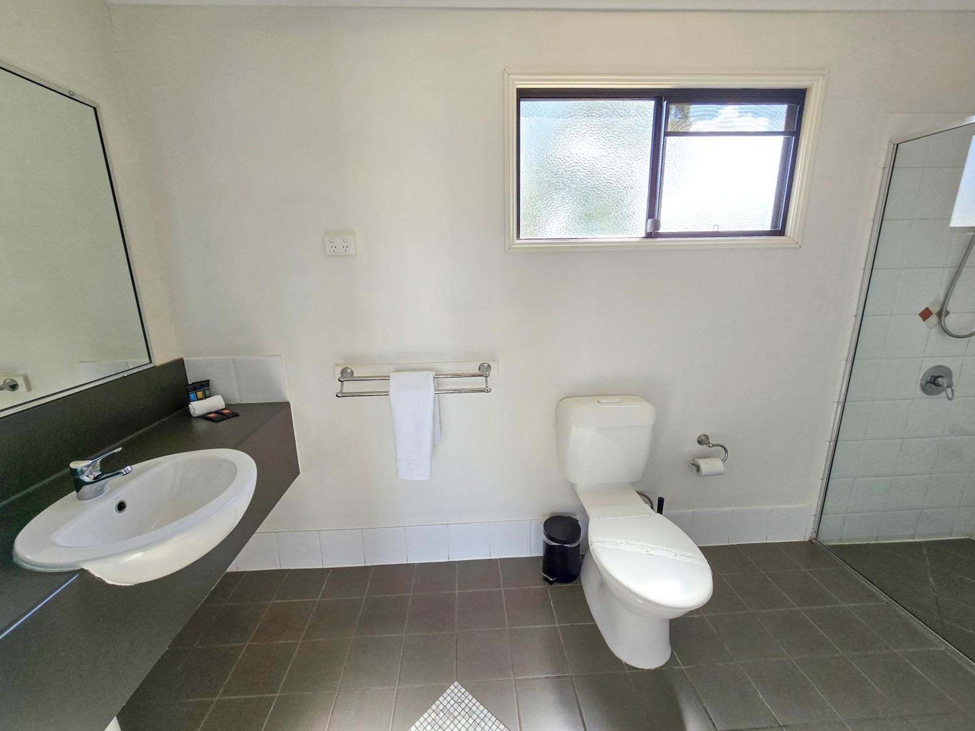 Ascot Lodge Motor Inn Kingaroy Exteriör bild