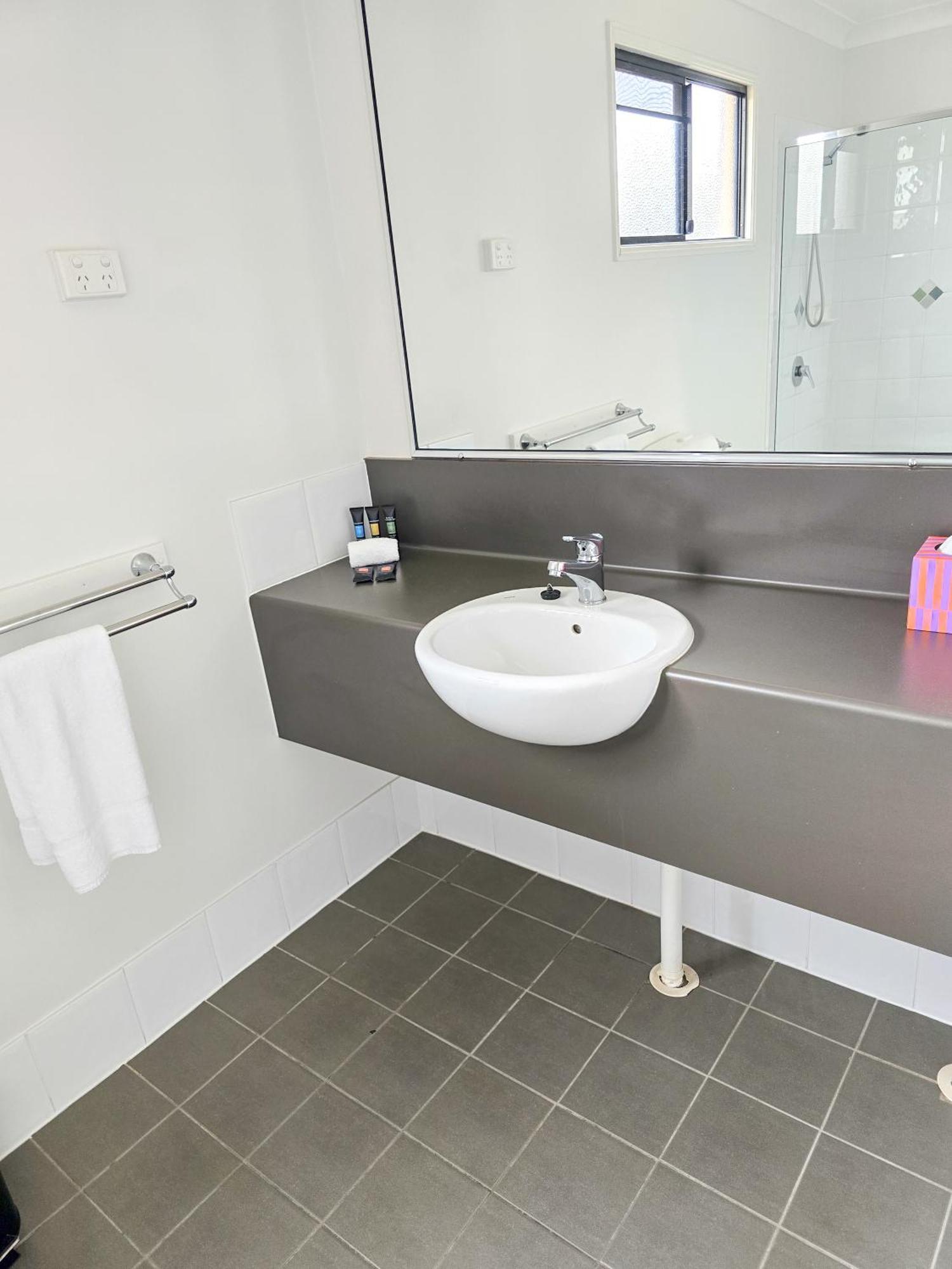 Ascot Lodge Motor Inn Kingaroy Exteriör bild
